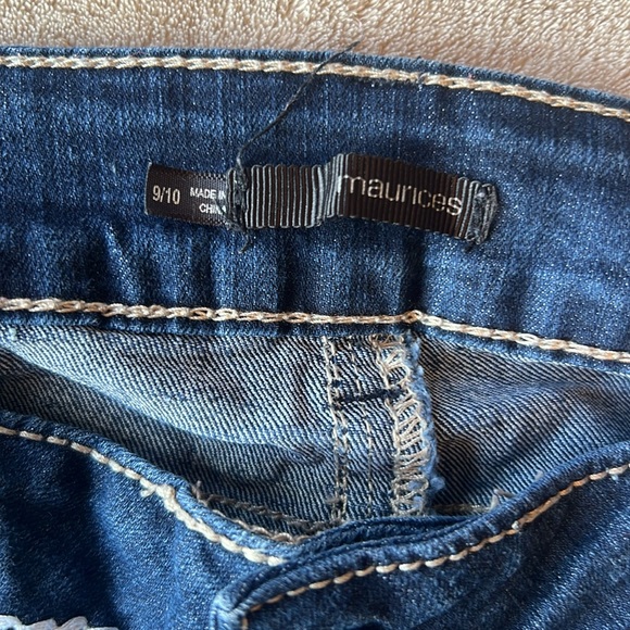 Maurices womens 9/10 denim capris - Picture 3 of 4